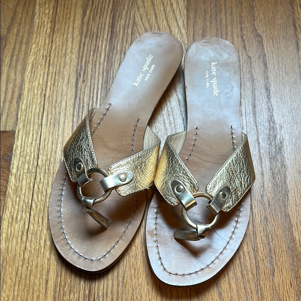 Kate Spade Gold Leather Flip Flop Sandals size 8.5
